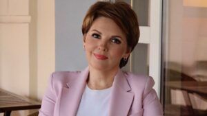 Олена Фроляк