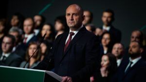 Вибори в Болгарії 2026: партія експрезидента Болгарії Радєва набирає майже 45%