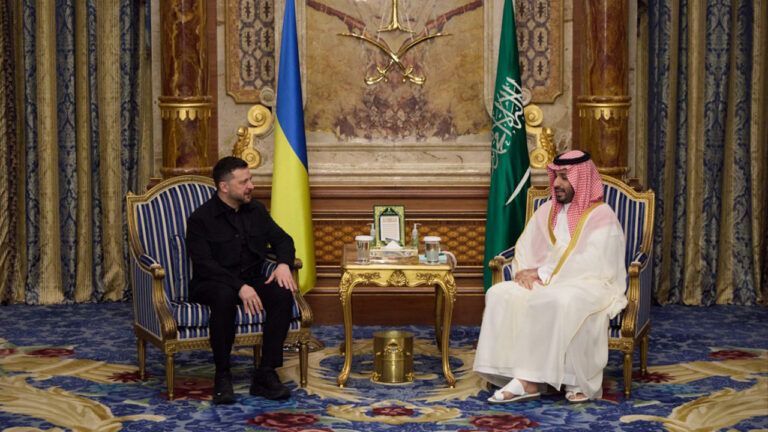 Зеленский встретился с принцем Саудовской Аравии 24 апреля 2026 года