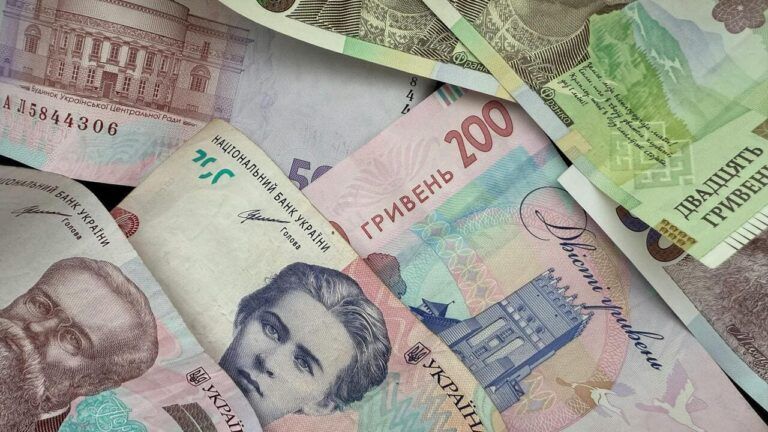 якою буде пенсія якщо є тільки 10 років офіційного стажу,