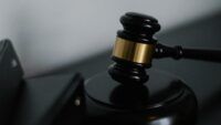Зарплата судьи в Украине: сколько будут получать служители Фемиды в 2026 году зарплата судді в Україні