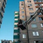 Атака на Дарницкий район Киева 14 мая: под завалами девятиэтажки ищут людей