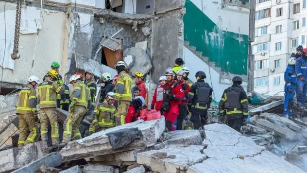 частково зруйнована дев’ятиповерхівка у Києві 14 травня 2026 року