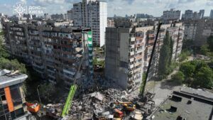 частково зруйнована дев’ятиповерхівка у Києві 14 травня 2026 року
