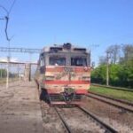У Вільнянську російський дрон атакував приміський поїзд: є поранені