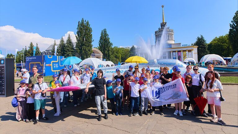 Украинские вертолеты организовали в Киеве праздник для детей погибших защитников