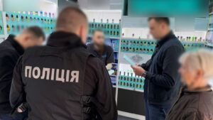 В Киеве изъяли контрафактные вейпы и табак на 12,3 млн грн.
