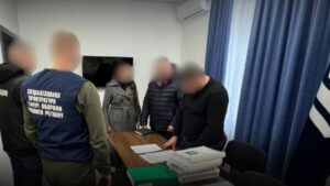Экс-начальника Ровенского ТЦК будут судить за переплату 830 тыс. грн на пикапах