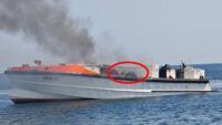 Россия атаковала два гражданских спасательных судна в Черном море: есть пострадавшие