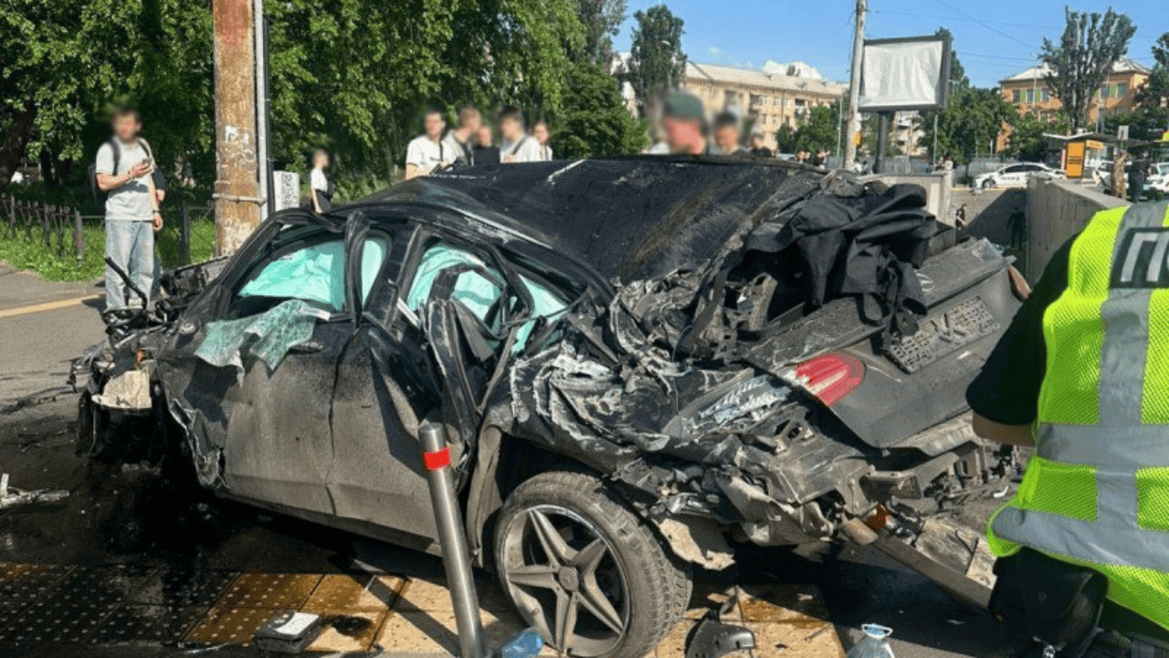 Смертельна ДТП у Києві: водія Mercedes затримали, йому готують підозру