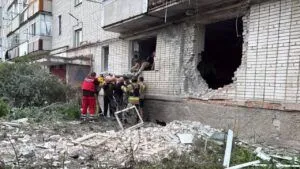 Вибухи в Конотопі: після атаки БпЛА половина міста без світла, під завалами шукають людей Атака на Конотоп 8 червня 2026