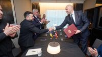 Украина и Латвия подписали Drone Deal: Зеленский встретился с премьером в Таллине