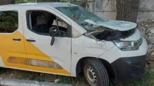 дрон влучив в автівку Укрпошти