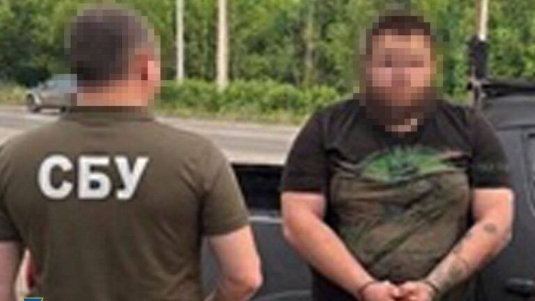 СБУ викрила торговців трофейної зброї