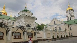Почаївську лавру перевірять на зв'язки із забороненою організацією – ДЕСС