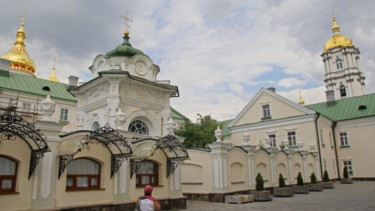 Почаївську лавру перевірять на зв’язки із забороненою організацією