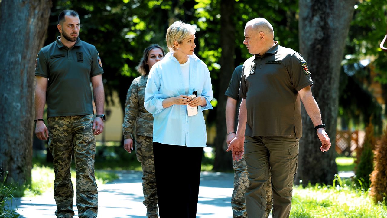 Фонд Олени Пінчук