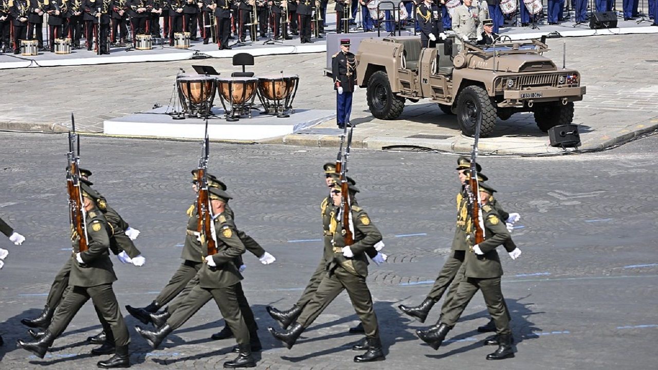 Украинские военные впервые примут участие в параде к Национальному дню Бельгии Фото 1 Військові ЗСУ на параді
