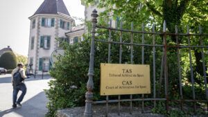 НОК Украины оспаривает в CAS решение МОК о возобновлении прав Олимпийского комитета РФ