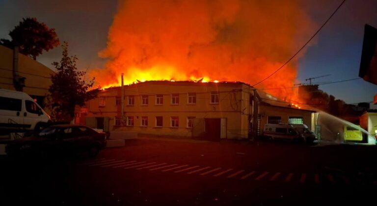 Росія двічі вдарила по Київмедспецтрансу