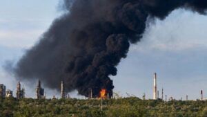 У Самарській області РФ дрони атакували Сизранський нафтопереробний завод Атака на Сизранський НПЗ