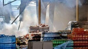 Вибухи в Павлограді 6 серпня: горять склади і магазин, є загиблий та поранені Атака на Павлоград 6 серпня 2026