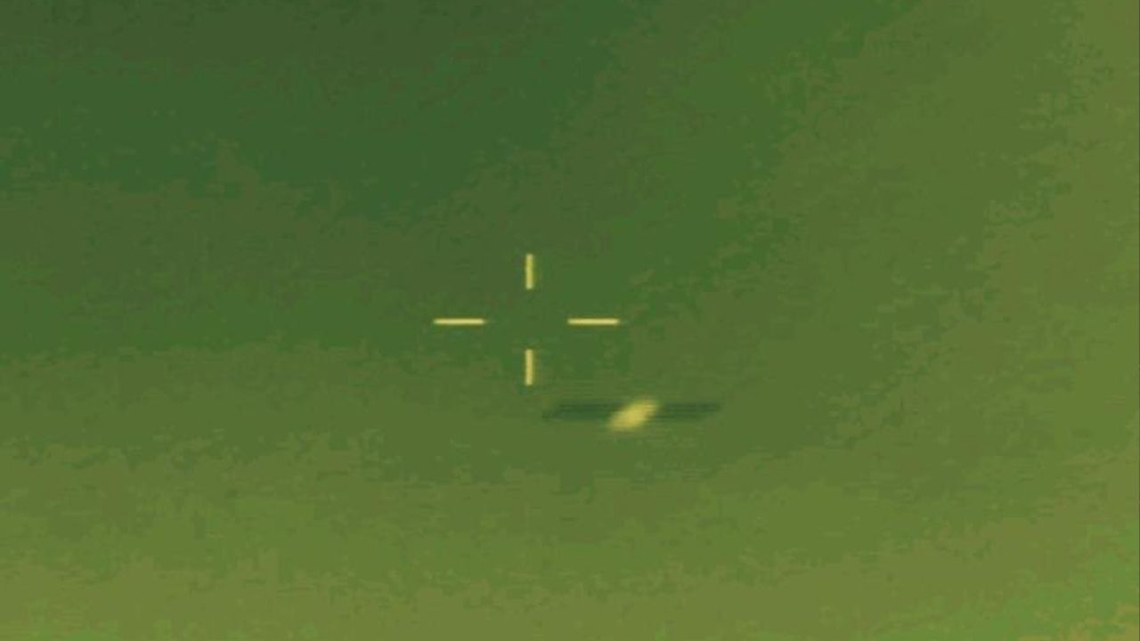 НАТО показала кадры сбития испанскими F-18 дрона над Румынией Фото 2 НАТО показала кадры уничтожения испанскими F-18 дрона над Румынией Фото 2