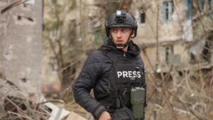 Сюжет военкора ICTV Олега Корниенко о Константиновке номинировали на международную премию Олег Корнієнко