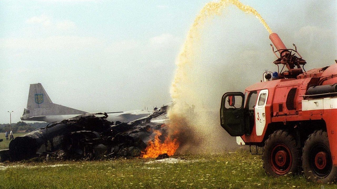 35 лет независимости Украины: как государство менялось и боролось за свободу Фото 12 Скнилівська трагедія