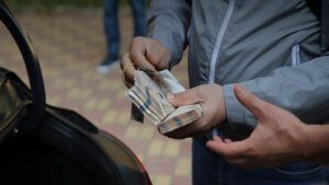 БЕБ викрило мережу конвертцентрів із оборотом 23,5 млрд грн