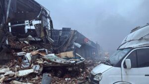 Уничтожено отделение Новой почты в Киеве, сортировочное депо повреждено Атака на Нову пошту в Києві 24 вересня 2026