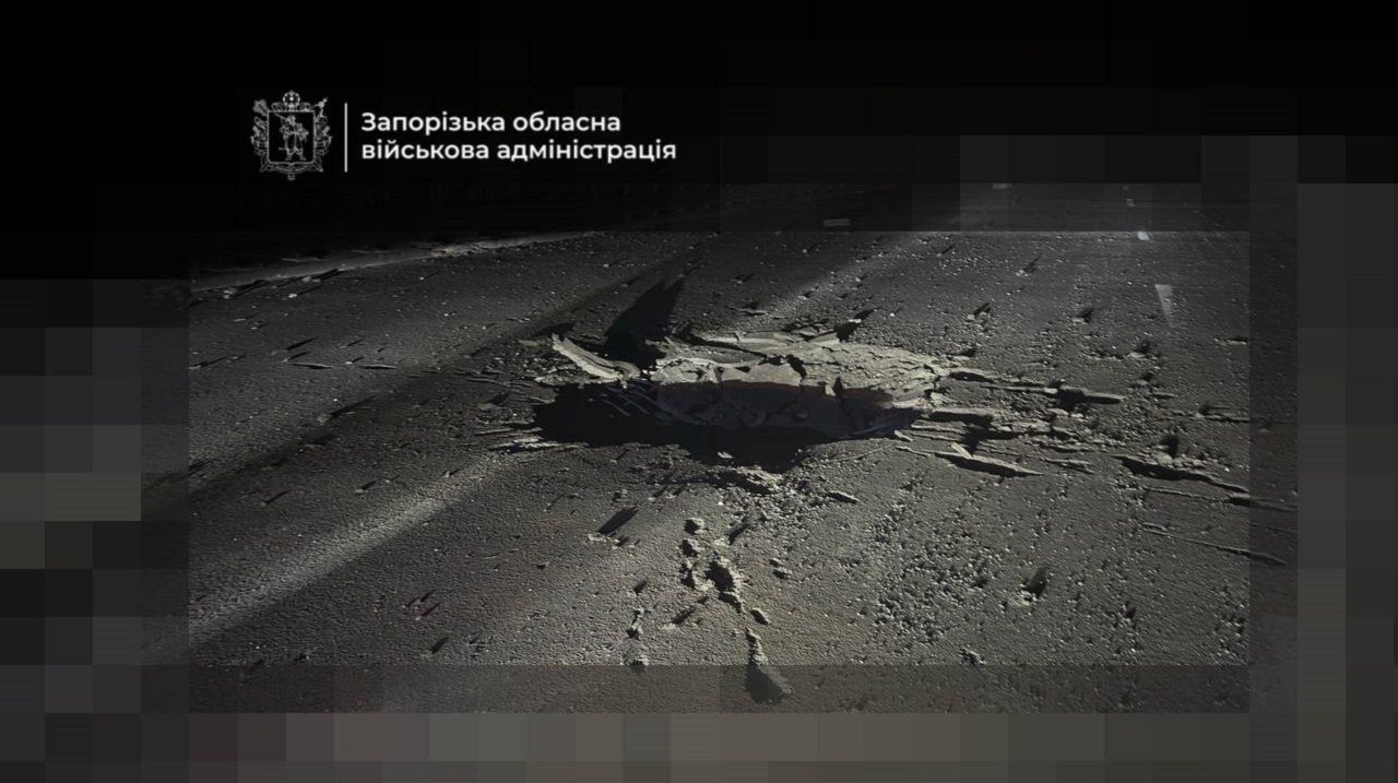 РФ ударила по мосту через Днепр в Запорожье: есть пострадавшие Фото 1 В Запорожье раздался взрыв 6 октября: атакован мост через Днепр Фото 1