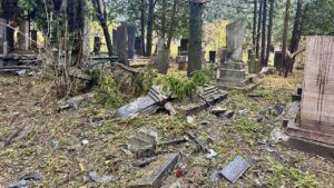 РФ атакувала цвинтар у Рівному