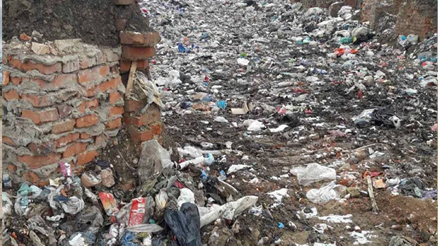 На Житомирщині знайшли звалище небезпечних "ковід"відходів