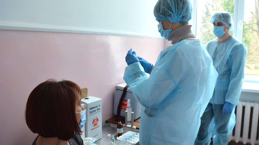 Вакцинація в Україні: в аеропорту Одеси відкрили пункт масової вакцинації від коронавірусу