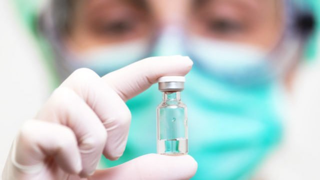 Вакцинация в Украине: Covax доставила новую партию вакцины CoronaVac