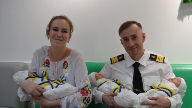 В Києві народилася перша за цей рік трійня: батьки хлопчиків військові ЗСУ