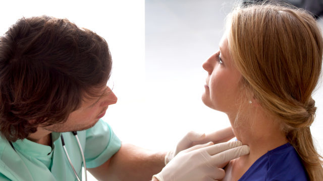 Опасный симптом: о чем может свидетельствовать увеличение лимфатических узлов врач