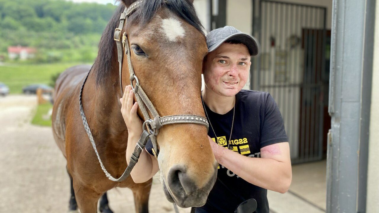 Центр Незламні: во Львове успешно применяют иппотерапию для реабилитации воинов іппотерапія