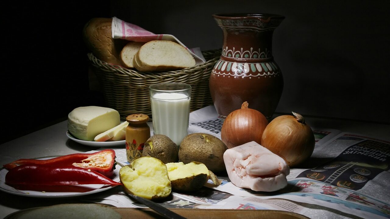 молоко, хліб, сало