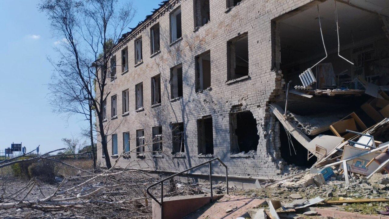 зруйнована будівля