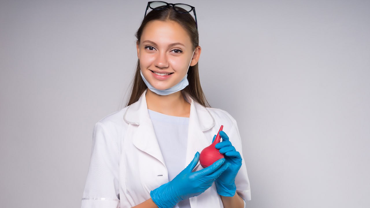 Як зробити клізму в домашніх умовах – інструкція