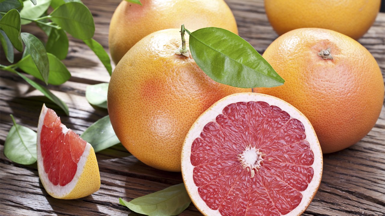 Чим корисний грейпфрут: користь, шкода та що буде, якщо їсти кожен день