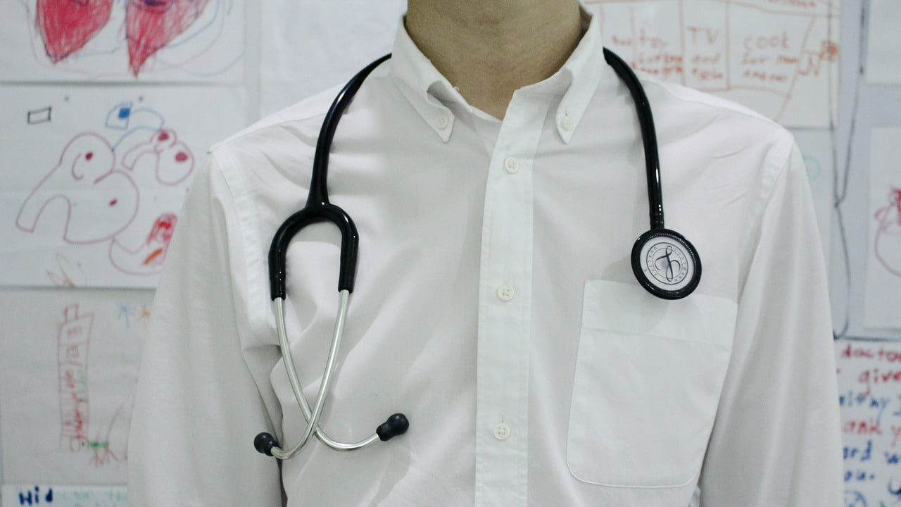 лікар, стетоскоп