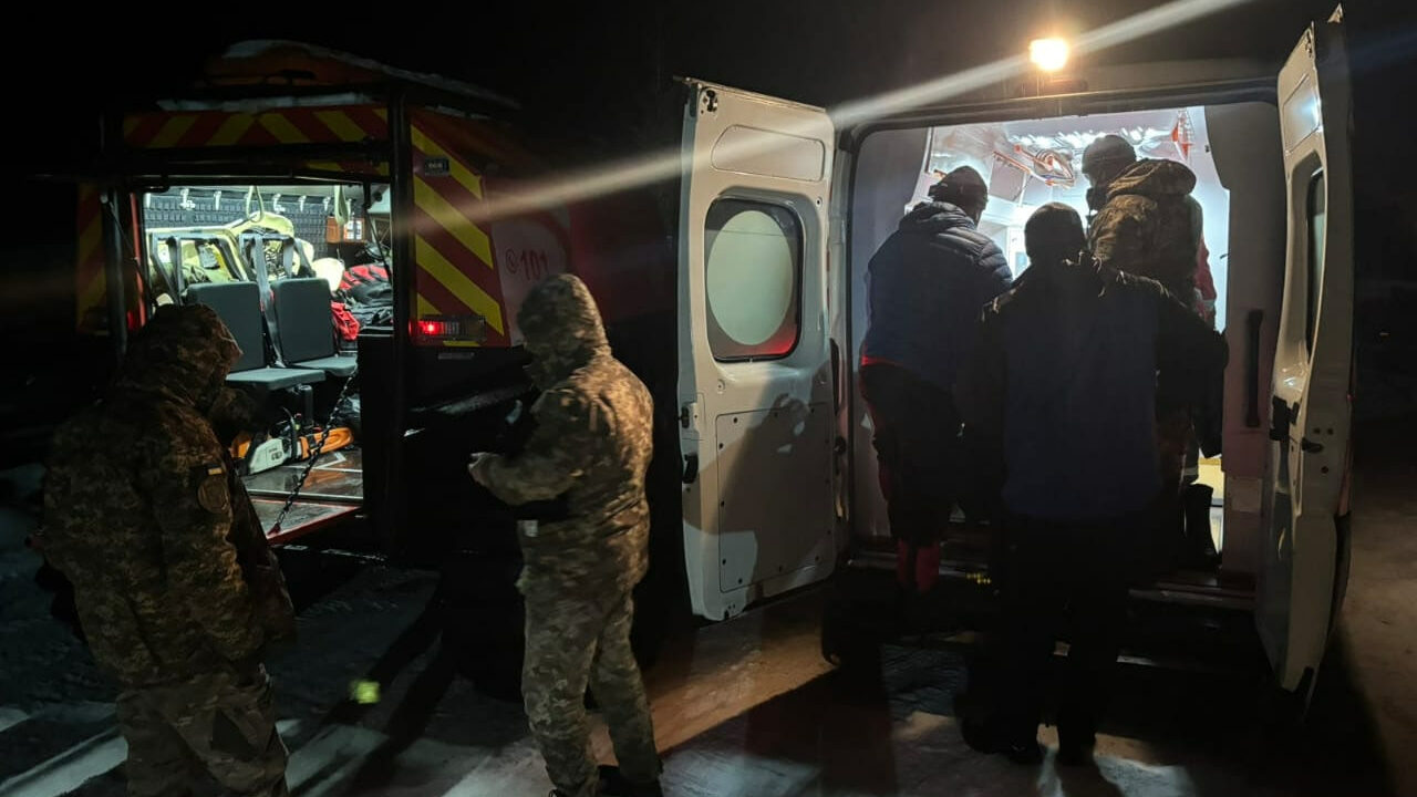 рятувальники в горах