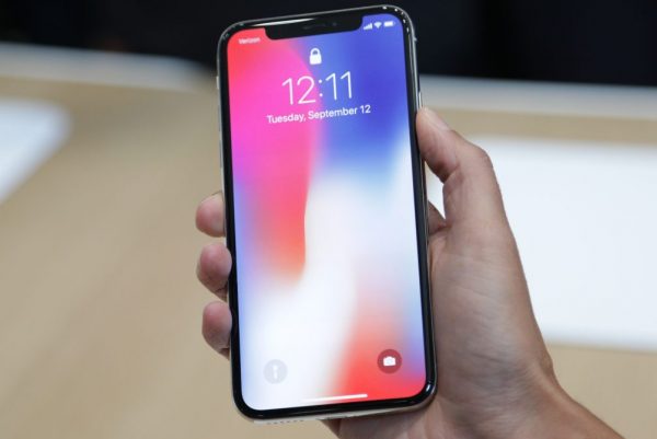 Продажи iPhone X в Украине: дата и цена