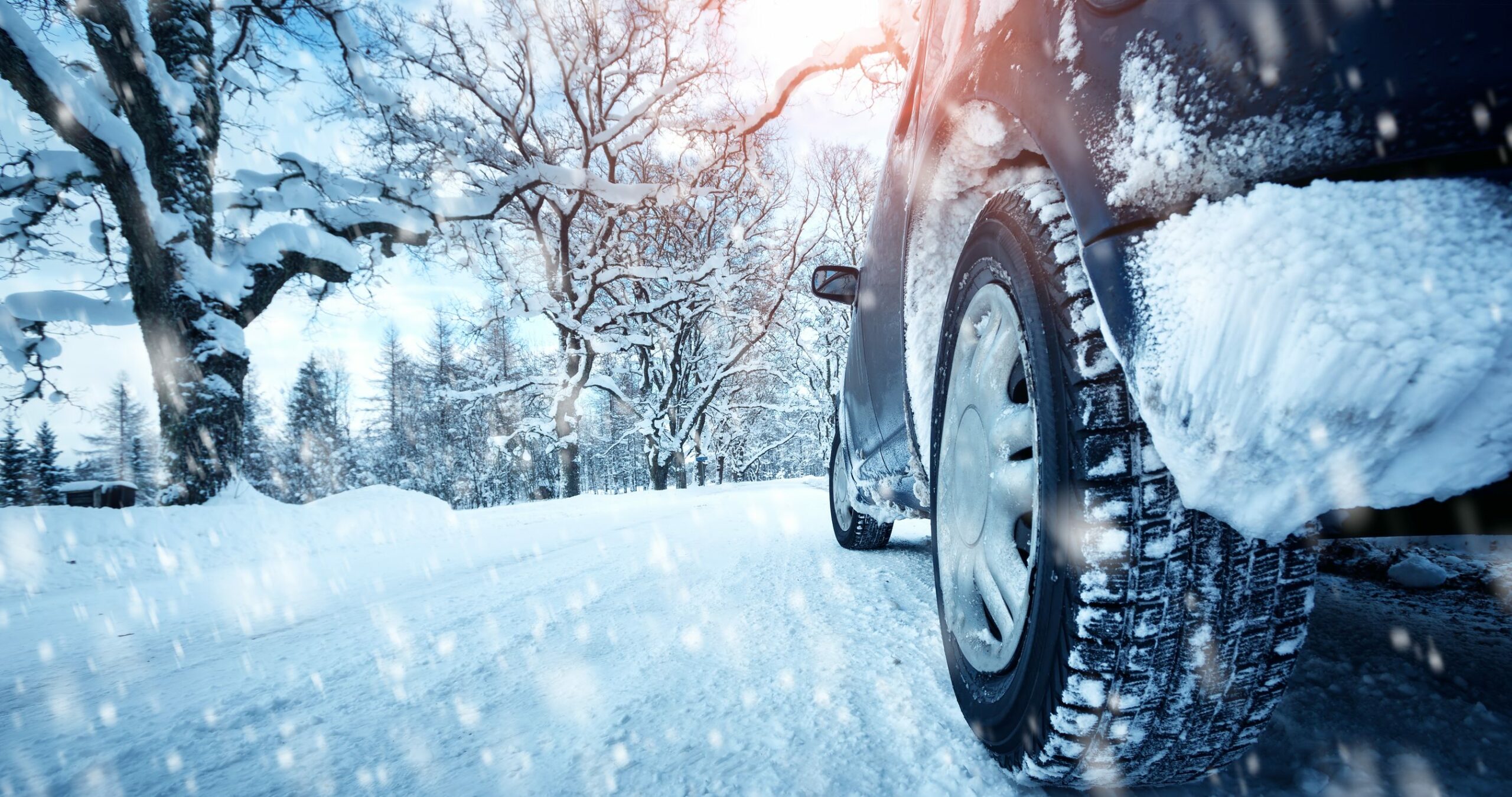 Как не буксовать на снегу и на льду: 5 правил вождения зимой