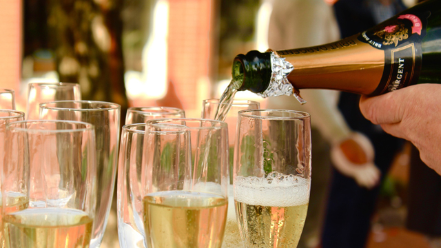 Как открывать шампанское — инструкция