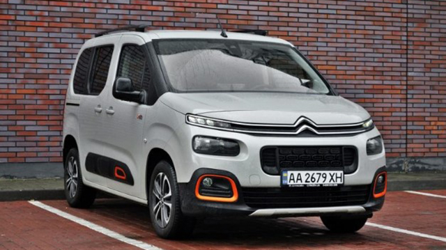 Тест-драйв Citroen Berlingo: пирожок для семьи