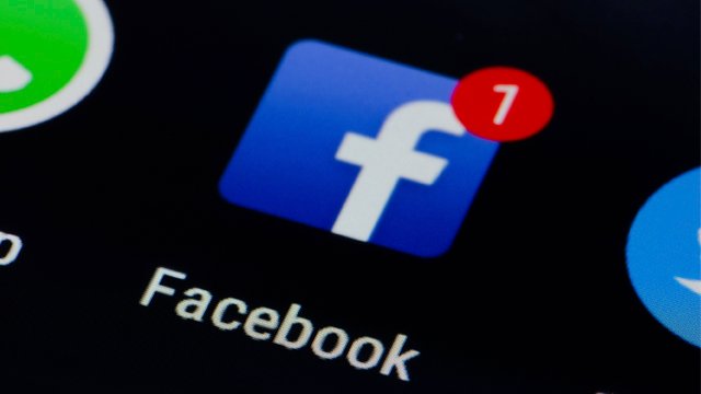 Facebook дозволив користувачам приховувати приватну інформацію